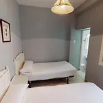 ペンション ガラ ゲストハウス *